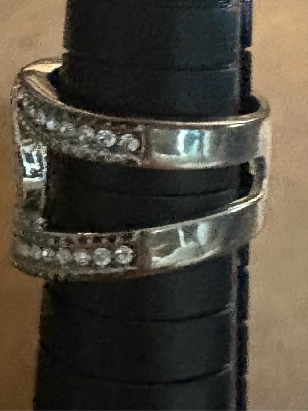 Crystal Interlocking Double-Circle Fashion Ring, 5.5 - Picture 3 of 4